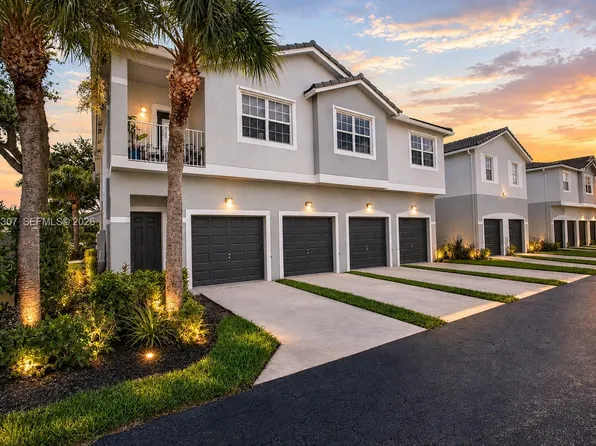 3107 Grandiflora Dr, Greenacres, FL 33467