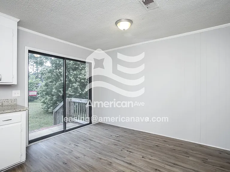 748940_004_dining_room_5.jpg