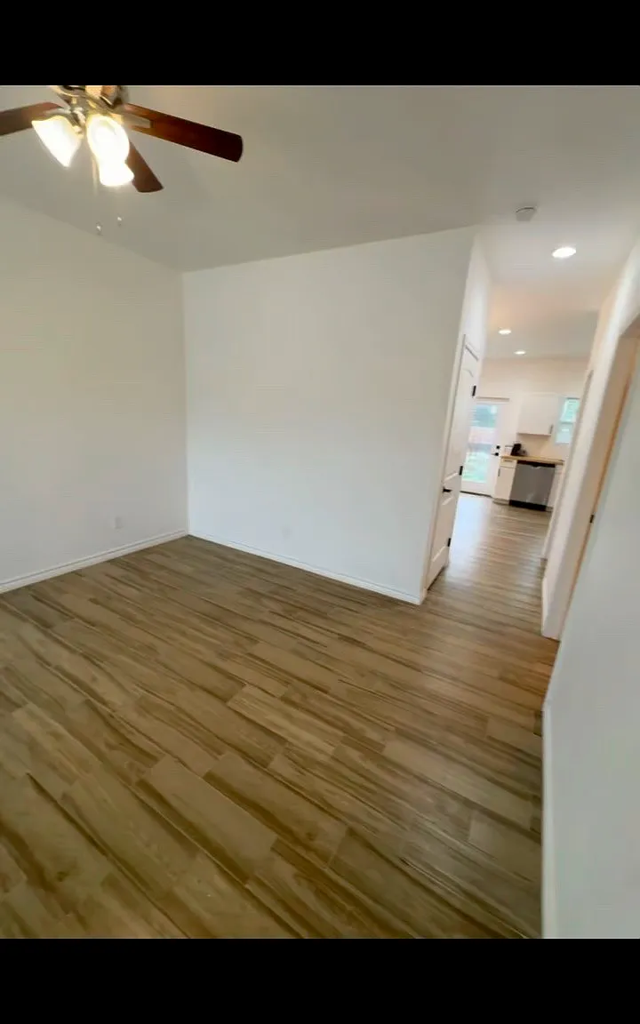 3 bed, 2.5 bath, 1212 sqft, $1,500 — Photo 2