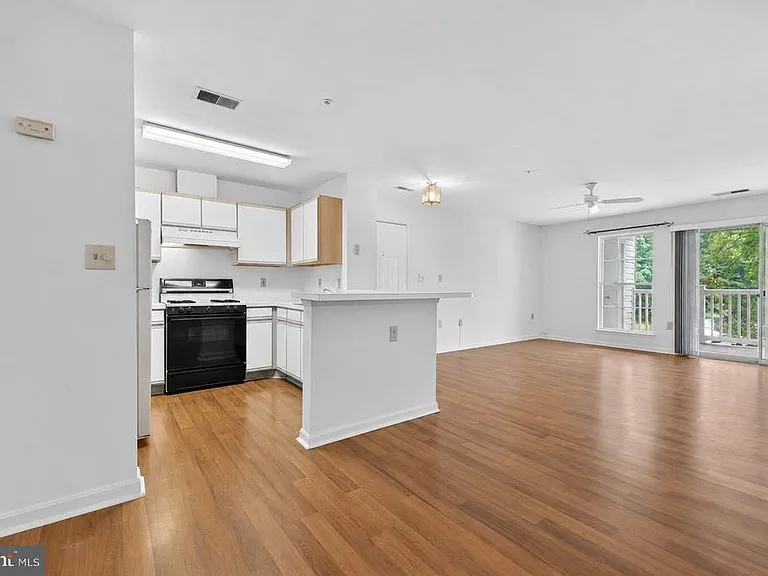3109 River Bend Ct #D201 — Photo 5