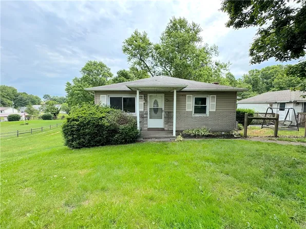 230 Buckeye Rd, Mount Pleasant, PA 15666