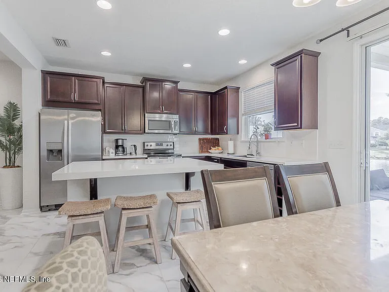 162 Nelson Ln — Photo 11