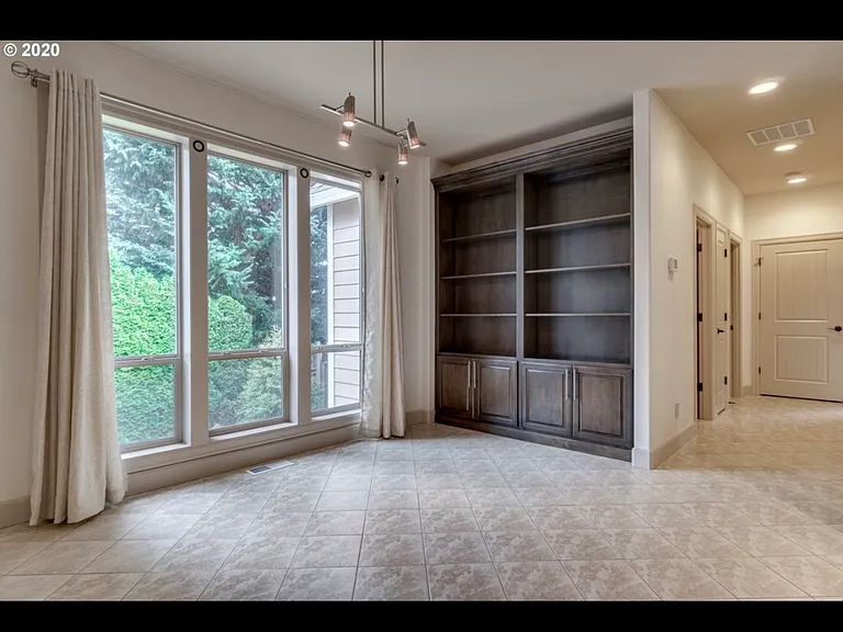 9705 NE 109th Ct — Photo 5
