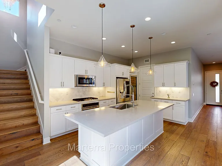 2111 Harper Way — Photo 7