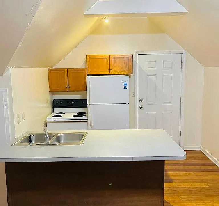 41 Anderson St #3