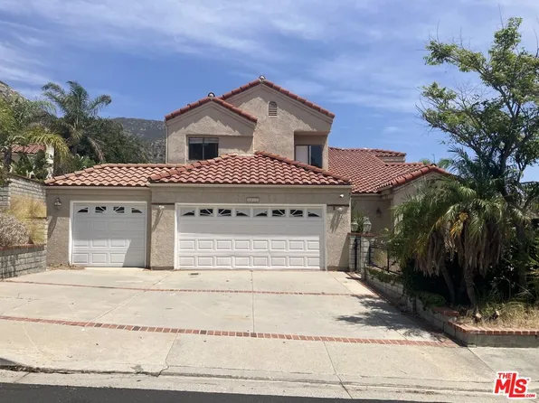 12506 Rajah St, Sylmar, CA 91342