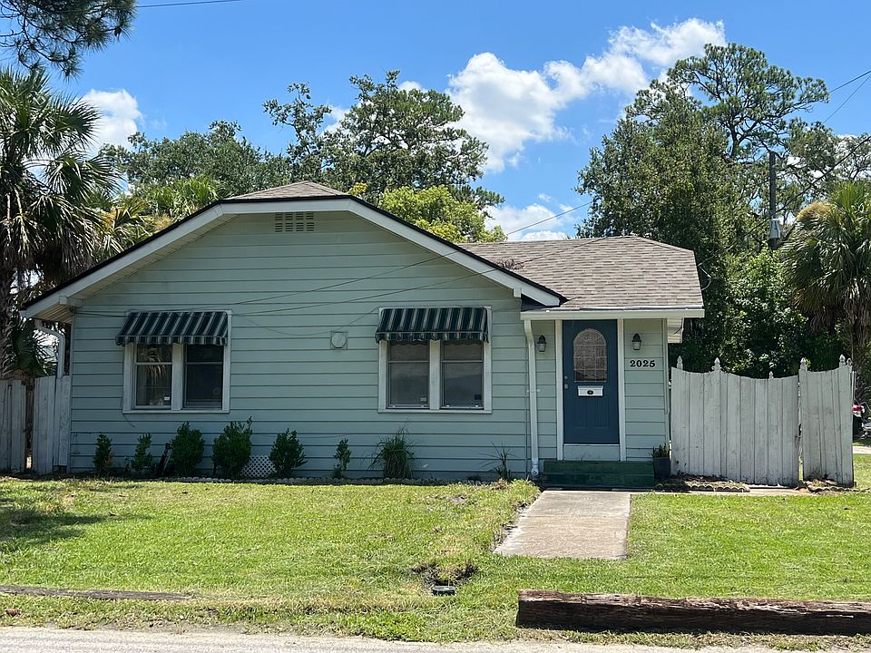 1st image of 2025 Merrill Ave