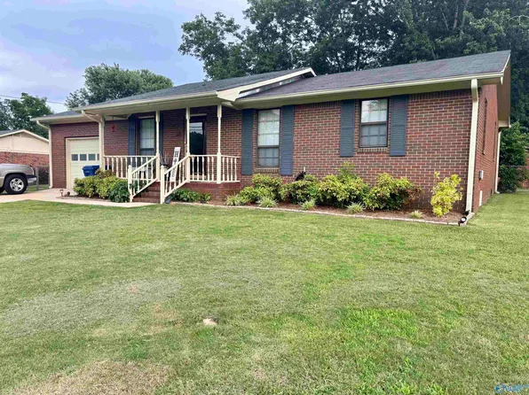 1016 Bearden St, Albertville, AL 35950