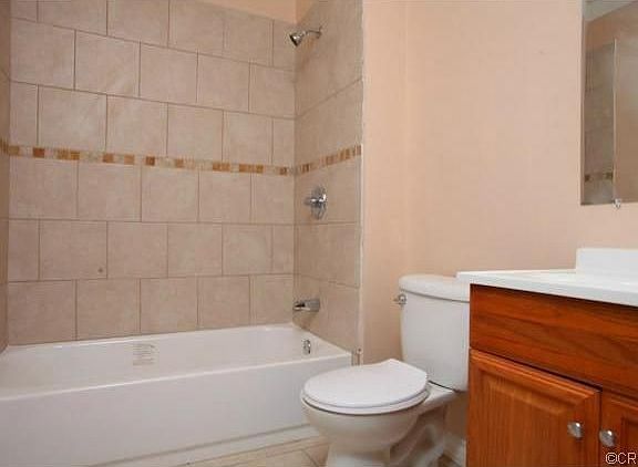 3rd image of 836 W 97th St