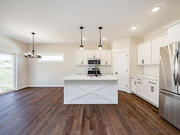 4th image of 5720 Seminole Valley Trl NE