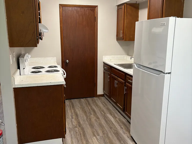 211 S Harrison Ave #16 — Photo 1