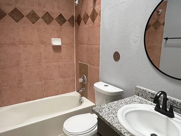 12113 Hunter Hill Way #B — Photo 4