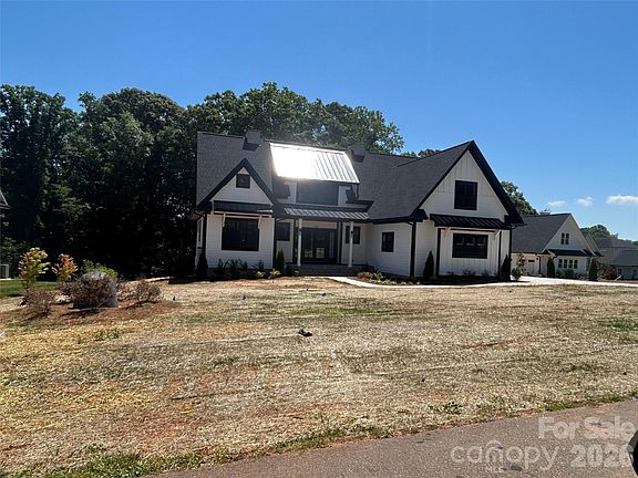3rd image of 130 McNeil Ln