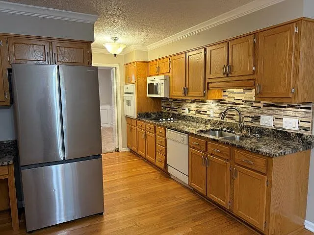 3 bed, 1685 sqft, $1,800 — Photo 4