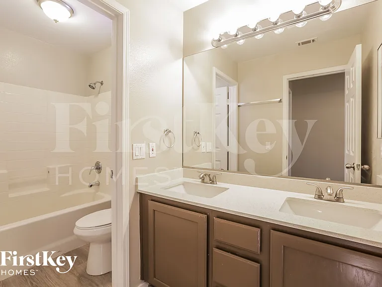 8227 Shallow River Ct — Photo 13