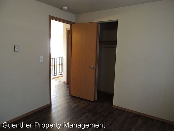 4th image of 1420 E Dalton Ave