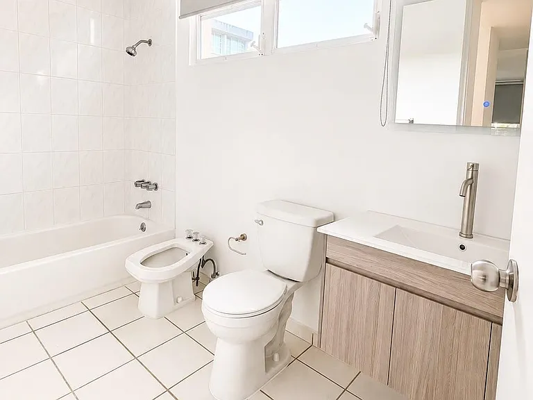 18-18 Avenida Albolote #1503 — Photo 6