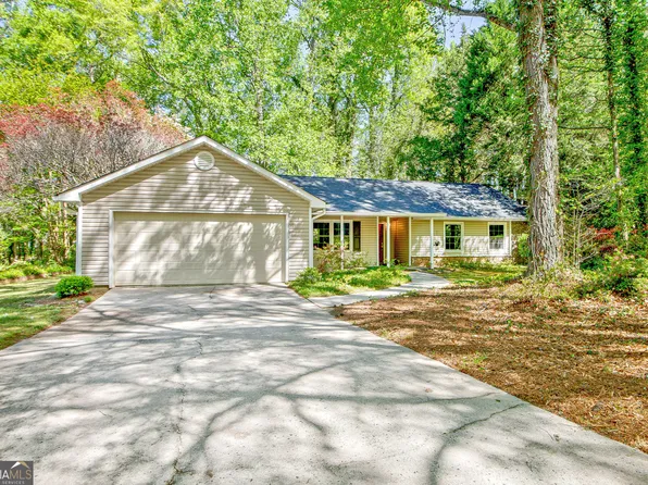 320 Summer Pl, Peachtree City, GA 30269