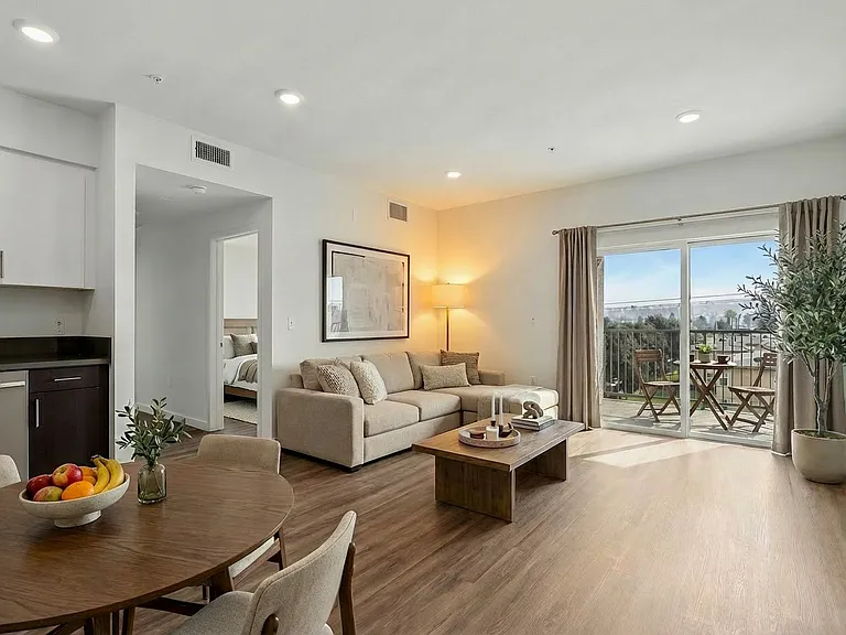 Cloud Nine Luxury Apartments — Photo 11