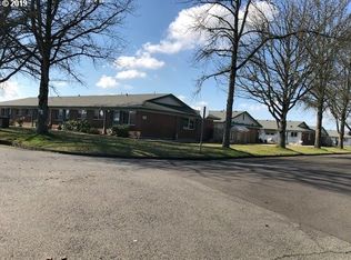 2103 Country Club Rd, Woodburn, OR 97071