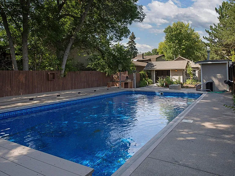 916 Poly Dr — Photo 25