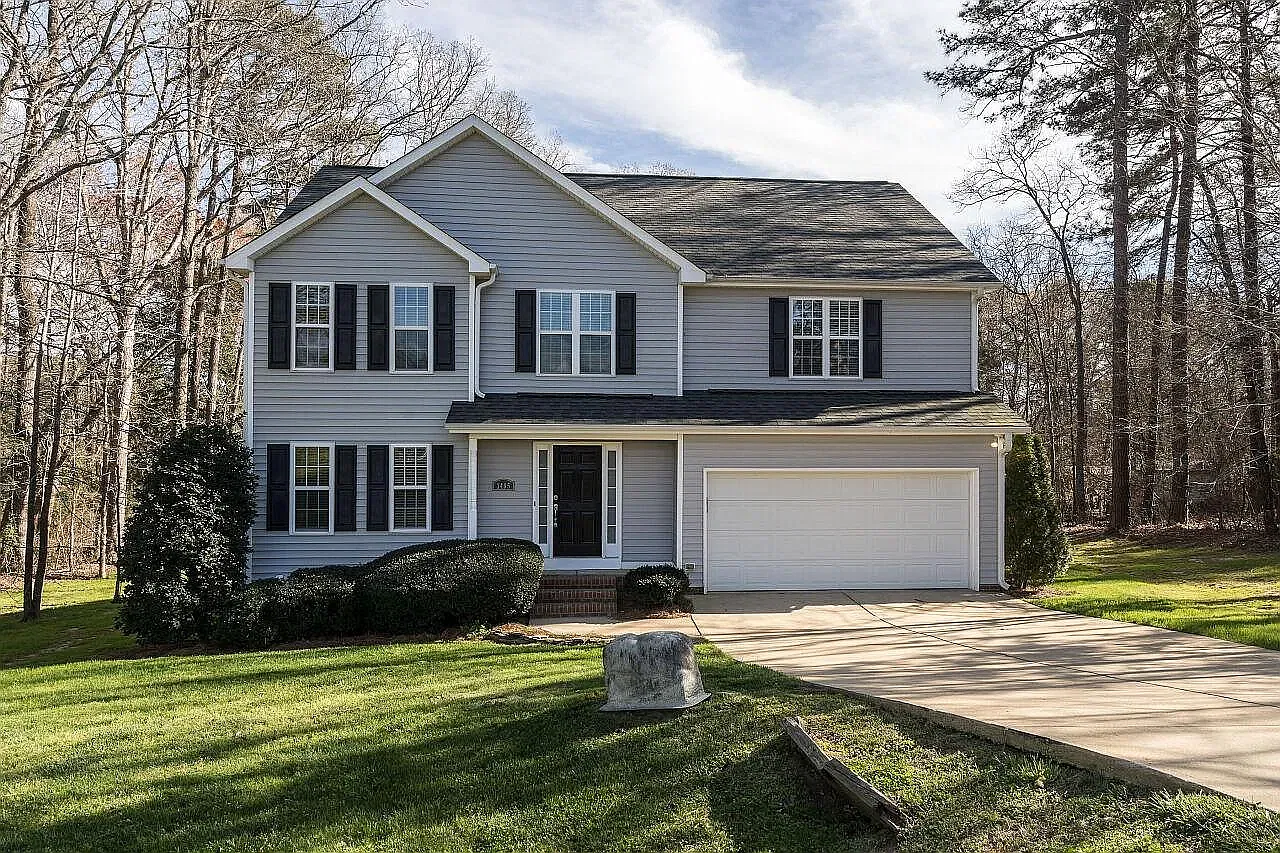 4 bed, 2.5 bath, 2569 sqft, $2,500 — Photo 1