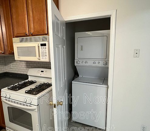 2nd image of 12226 Fairview Ct