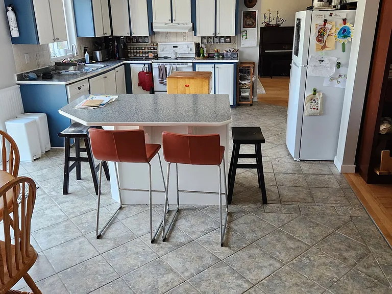 4157 Viewbank Rd — Photo 4