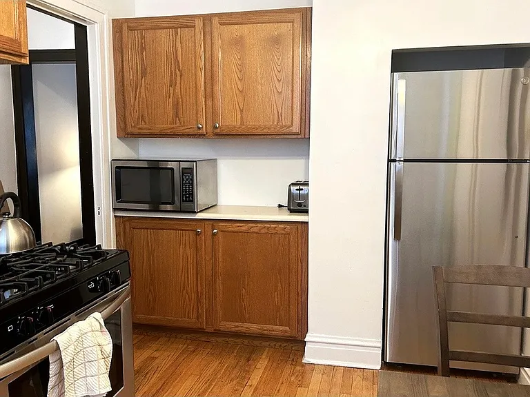 1915 W Larchmont Ave #3C — Photo 4