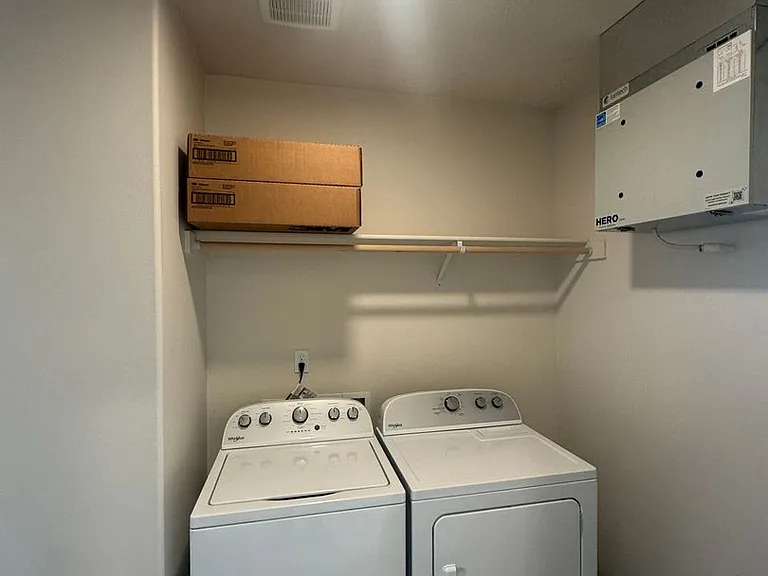2303 S 58th Ave — Photo 10