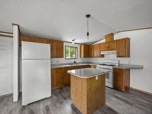 46 Riverside Ter, Watertown, MN 55388
