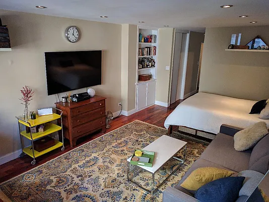 Sold by Real Direct | media 2