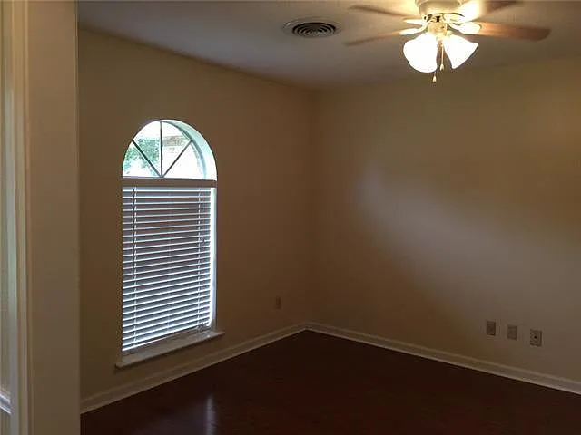3 bed, 2.0 bath, 1699 sqft, $1,800 — Photo 3