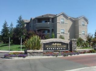 160 Golf Course Dr, Rohnert Park, CA 94928