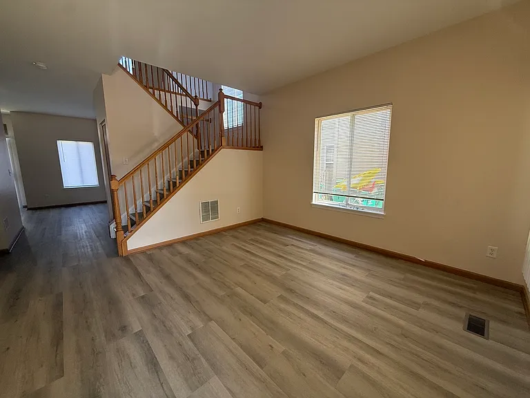 757 Bayles Dr — Photo 4