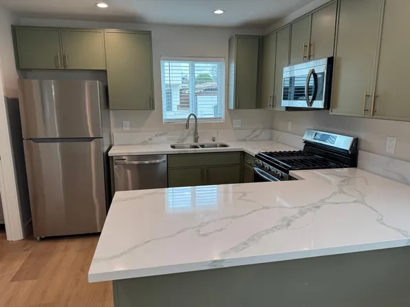 255 W Puente St, Covina, CA 91723