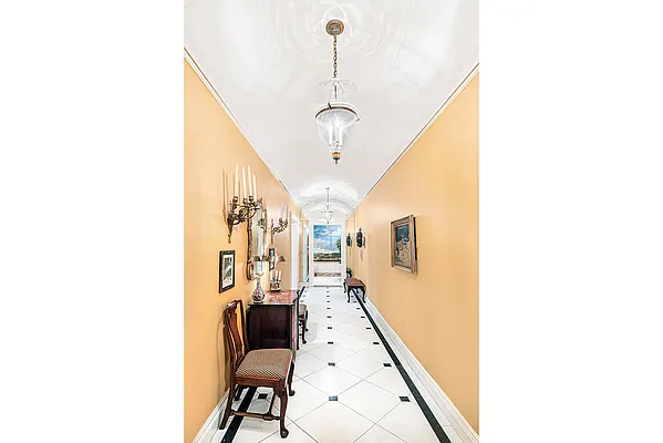 Sold by Warburg | media 26