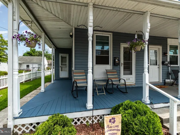 220 N Pine St, Middletown, PA 17057