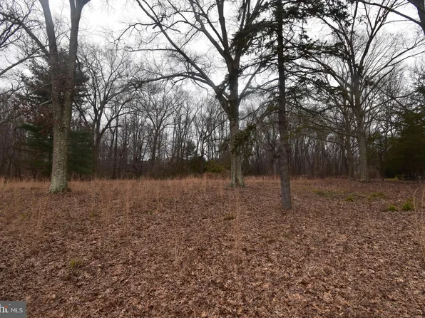 901 McElwee Rd, Moorestown, NJ 08057