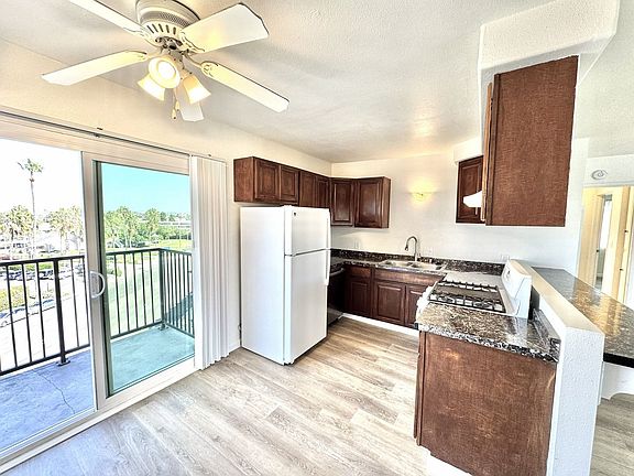 2nd image of 4422 Temecula St #10