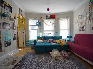 27 Emery St Floor 2, Medford, MA 02155