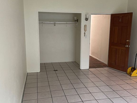 5th image of 2102-2116 C St Unit 8