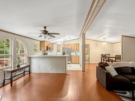 3rd image of 30 Green Valley Dr