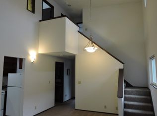 5255 15th Ave NE APT 304, Seattle, WA 98105