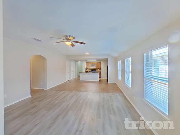 4th image of 1062 Churchill Dr