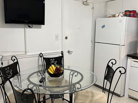 3rd image of 5161 Collins Ave APT 910