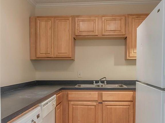 5th image of 4735 Government St APT 117