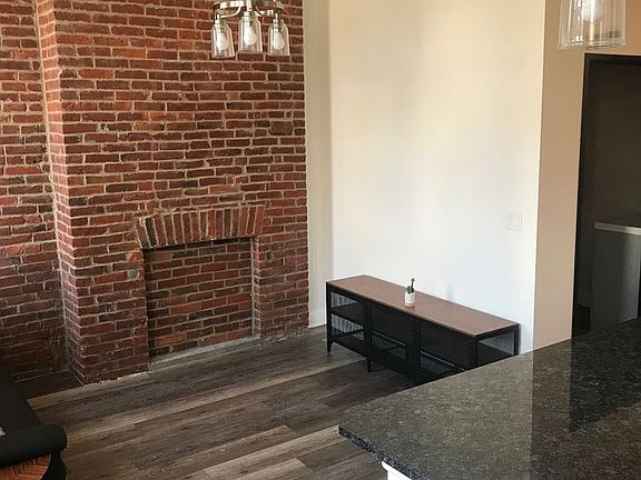 4th image of 4055 Butler St #201