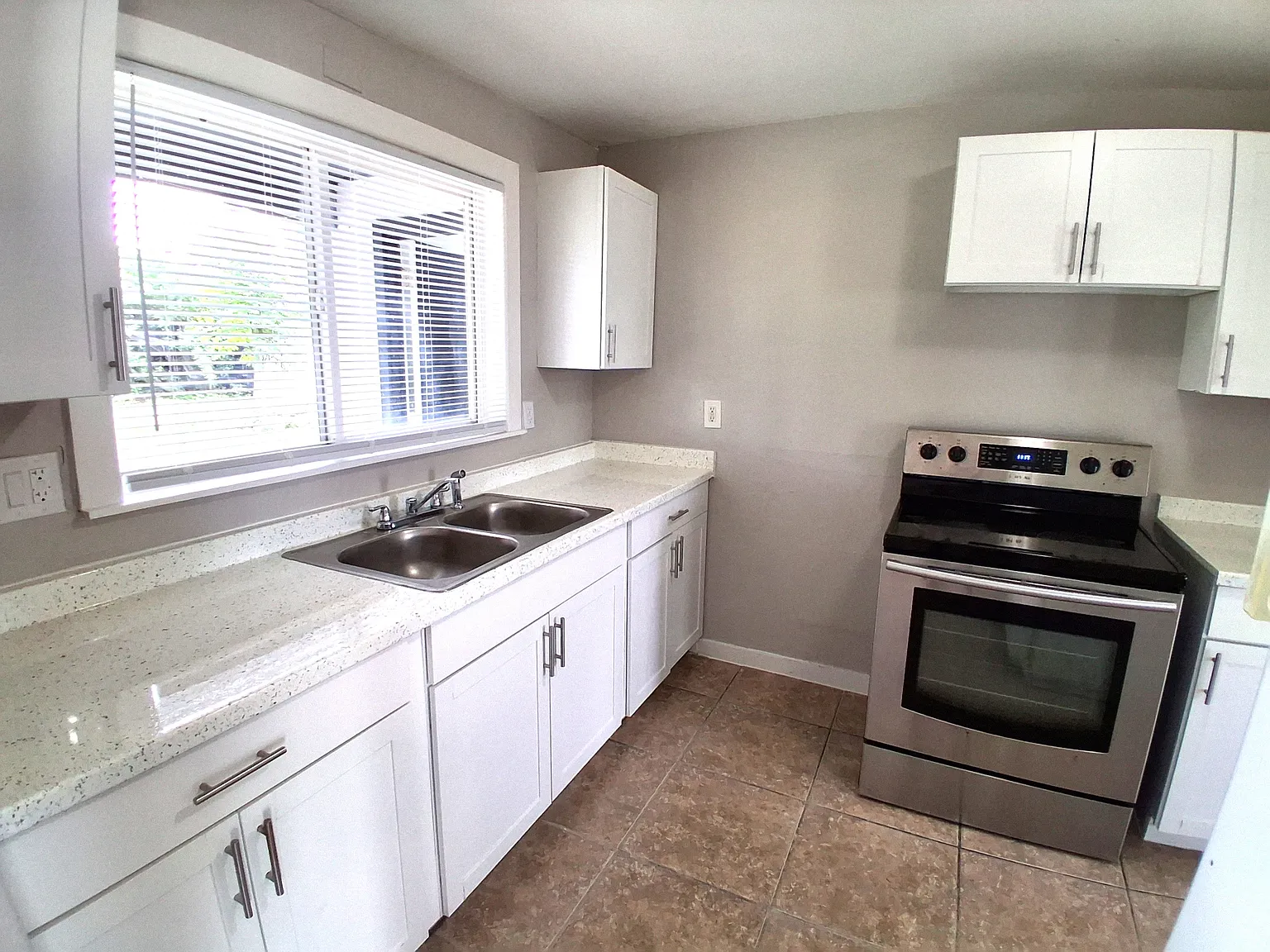 1631 Palmetto Avenue - 1 — Photo 3