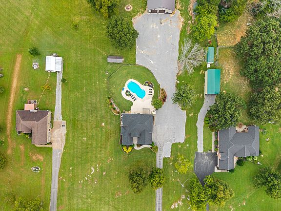 2nd image of 299 Karlee Dr